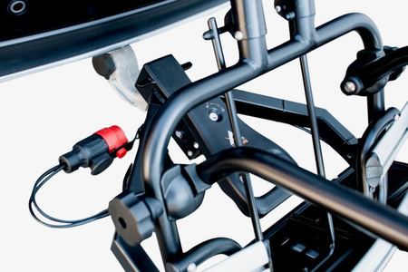 Nosič Aguri Active Bike so 4 bicyklami na závesnej plošine 