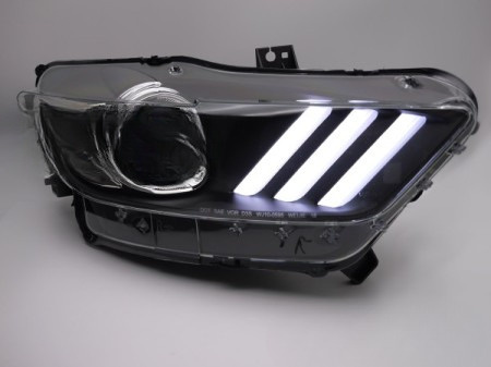 Svetlomety xenónové svetlomety Ford Mustang 2014-2017 xenónové svetlomety