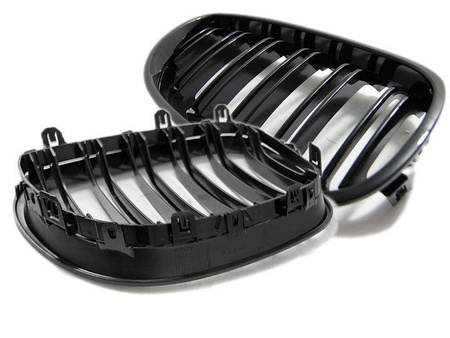 MRIEŽKA ( OBLIČKOVÁ) BMW E60 E61 03-10 LESKLÁ ČIERNA