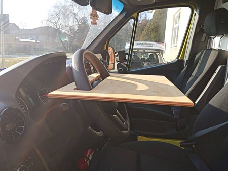 Volantový stolík Mercedes Sprinter Iveco Daily drevený