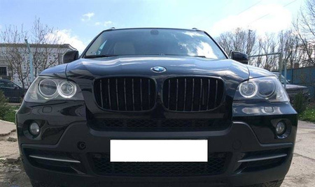MRIEŽKA (OBLIČKOVÁ) BMW E70 E71 X5/X6 07-14 LESKLÁ ČIERNA
