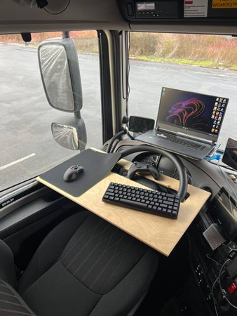 Stôl volantu Mercedes Actros Atego DAF 85 104 105 106 drevený.