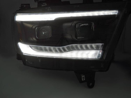 Čierne LED svetlomety pre Dodge Ram 19-22