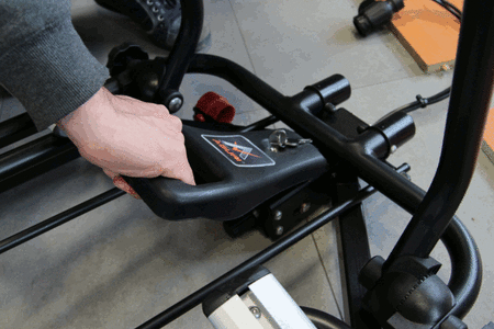 Nosič Aguri Active Bike so 4 bicyklami na závesnej plošine 