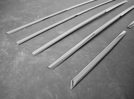 Bočné okenné lišty Peugeot 2008 2020+