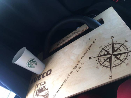 Volantový stolík Mercedes Sprinter Iveco Daily drevený