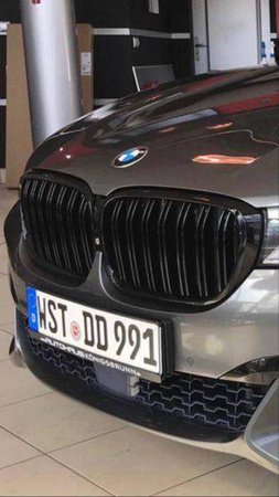 MRIEŽKA (OBLIČKOVÁ) BMW G11 G12 15- LESKLÁ ČIERNA DVOJITÁ