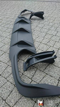 Vzduchový difúzor zadného nárazníka Mercedes W204 AMG Look duo