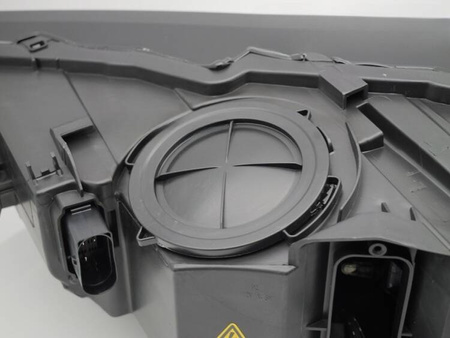 Ľavý xenónový svetlomet TYC pre Audi Q7 15-19