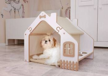 Drevená búda pre psa s pelechom a miskami, béžový károvaný vzor