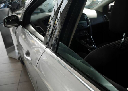 Bočné lišty na okná Ford Focus 3 2011+ HB