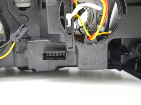 Čierny pravý svetlomet pre Renault Laguna II