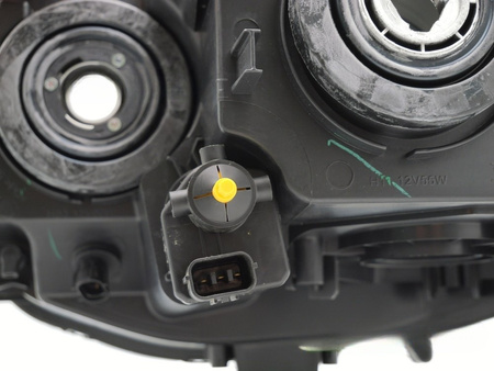 Pravé predné svetlo pre Mitsubishi Pajero 10-15