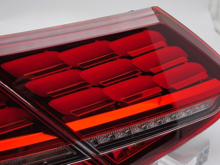 Červené LED žiarovky pre Mercedes C205 14-21