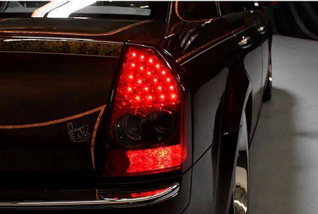 Chrysler 300c 04-08 červené dymové led žiarovky