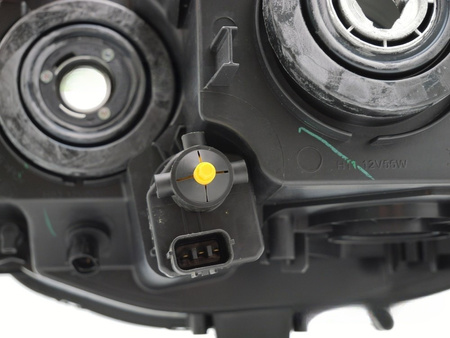 Ľavé predné svetlo pre Mitsubishi Pajero 10-15