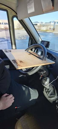 Volantový stolík Mercedes Sprinter Iveco Daily drevený