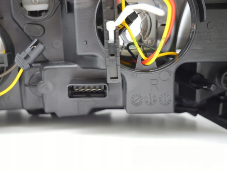 Čierny ľavý svetlomet pre Renault Laguna II