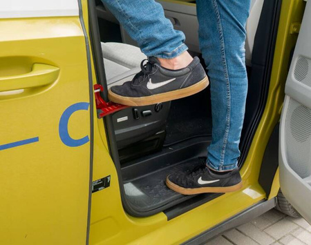 Univerzálny schodiskový stupeň so zámkom, bočný záves dverí, rebrík